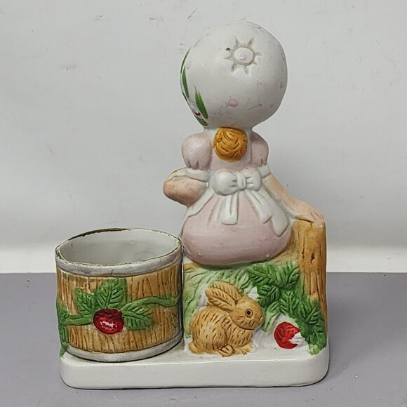 Vintage Strawberry Patches Porcelain Figurine‎ Collectible Desk Ornament - Picture 3 of 11